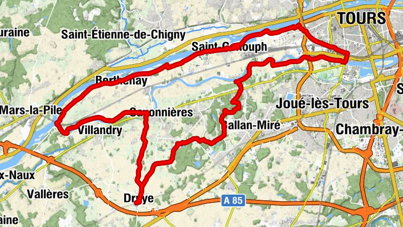 Druye - Église Saint-Pierre - Église Saint-Martin - Église Saint-Genouph